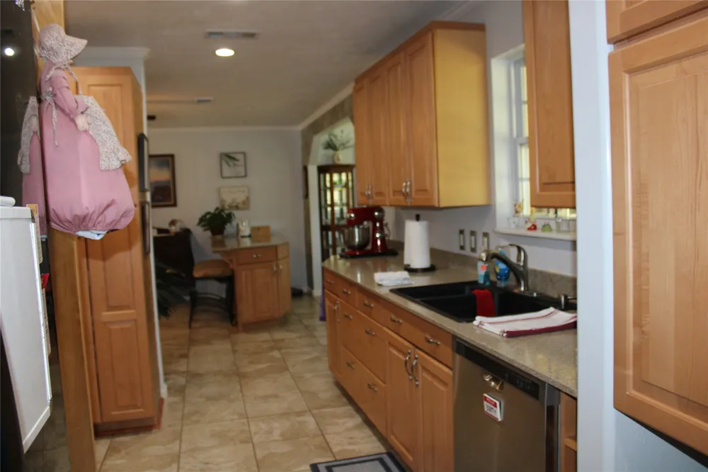 208 PARK DR Early, TX 76802