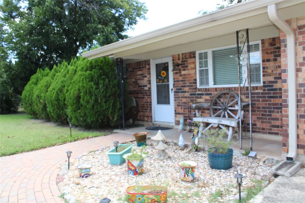 208 PARK DR Early, TX 76802