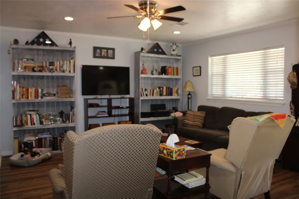 208 PARK DR Early, TX 76802