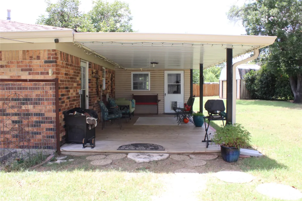 208 PARK DR Early, TX 76802