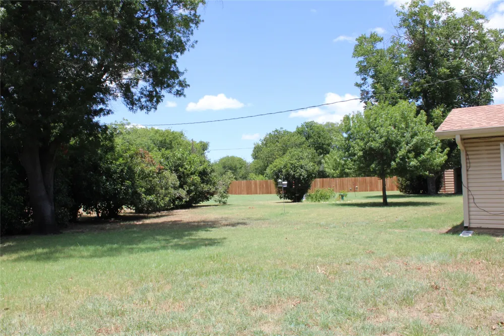 208 PARK DR Early, TX 76802