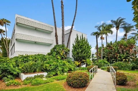 2368 Torrey Pines Road #63