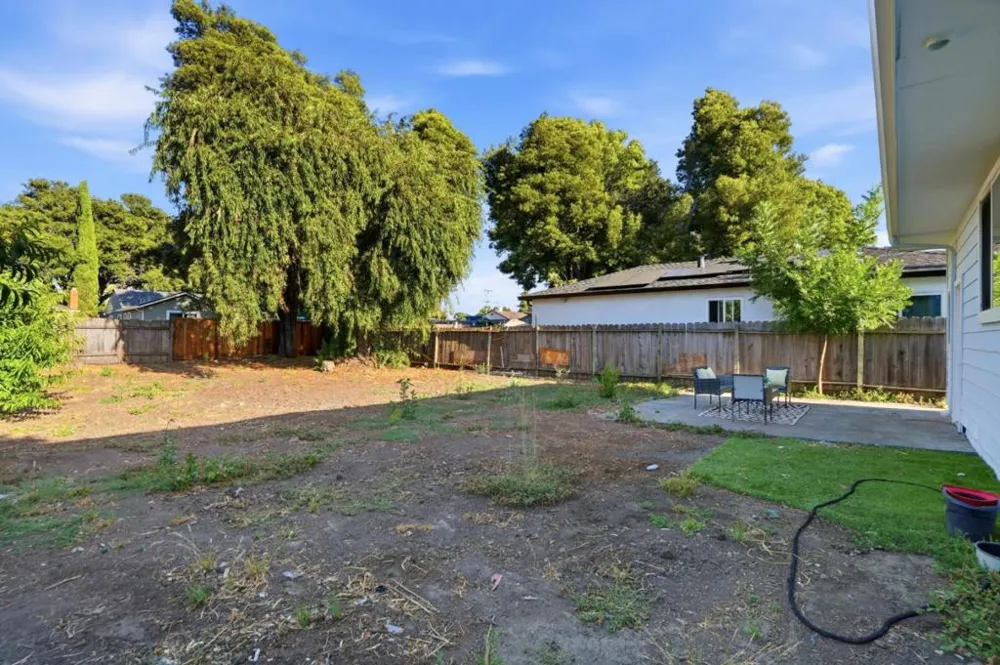 1030 Bradley Way East Palo Alto, CA 94303