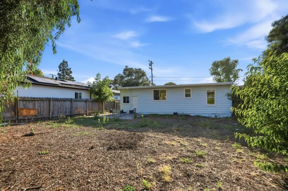 1030 Bradley Way East Palo Alto, CA 94303