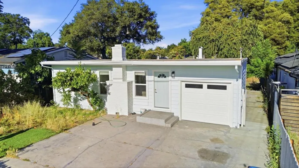 1030 Bradley Way East Palo Alto, CA 94303
