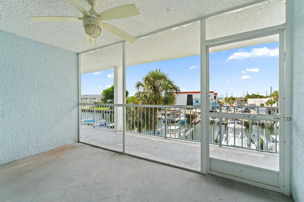 108 Paradise Harbour Boulevard #314 North Palm Beach, FL 33408