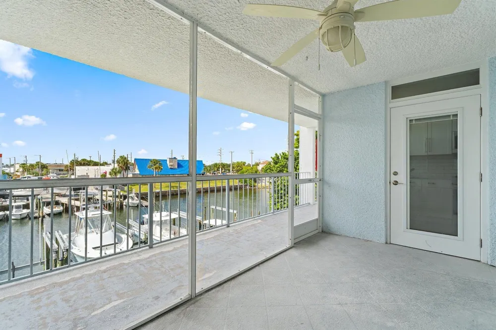 108 Paradise Harbour Boulevard #314 North Palm Beach, FL 33408