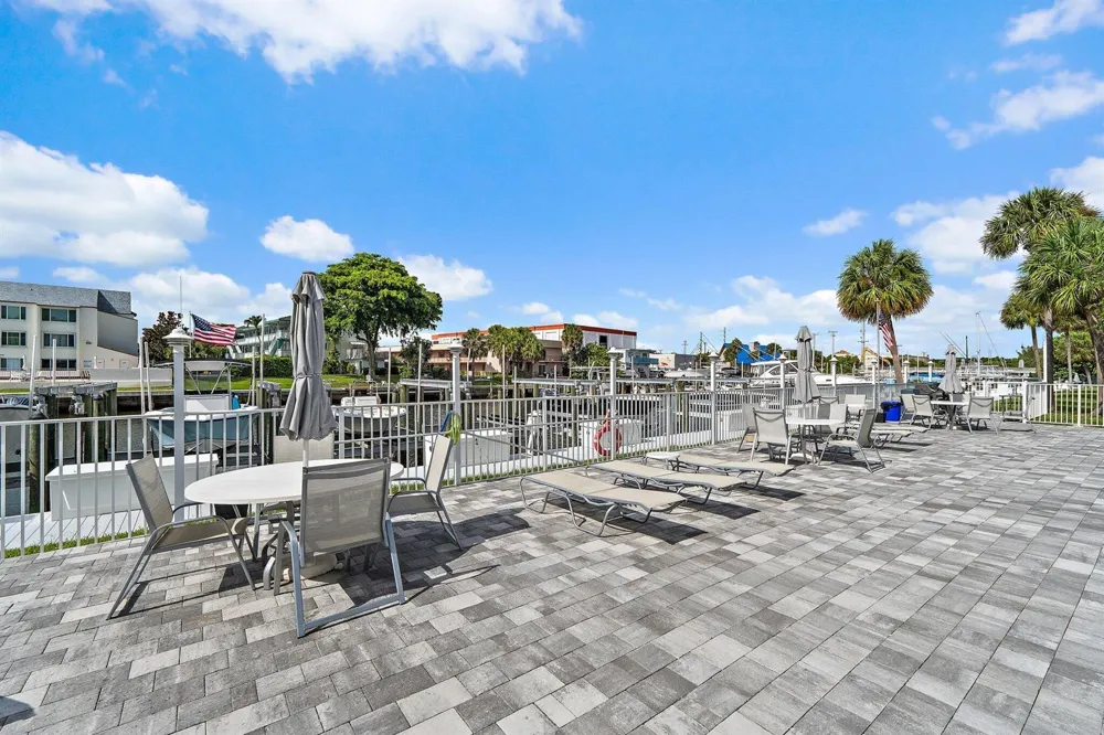 108 Paradise Harbour Boulevard #314 North Palm Beach, FL 33408