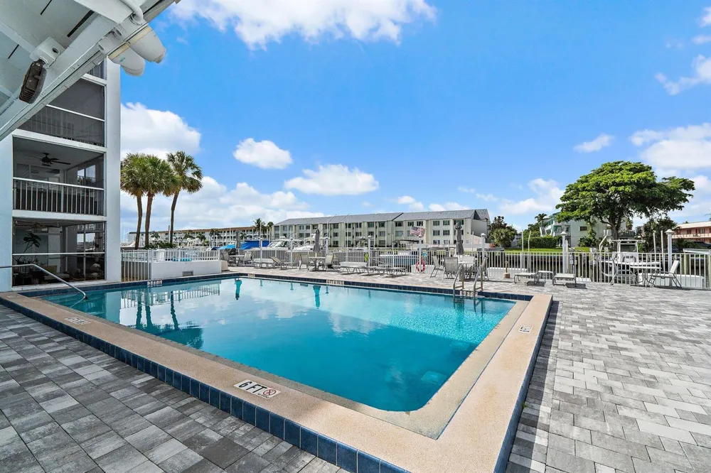 108 Paradise Harbour Boulevard #314 North Palm Beach, FL 33408