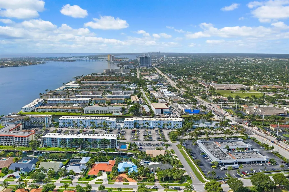 108 Paradise Harbour Boulevard #314 North Palm Beach, FL 33408