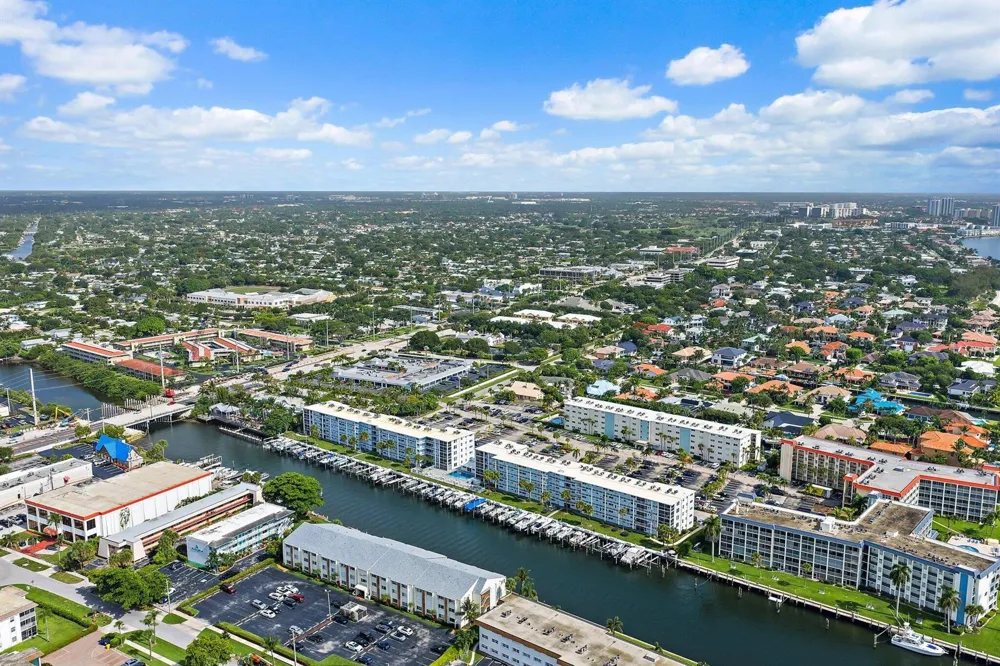 108 Paradise Harbour Boulevard #314 North Palm Beach, FL 33408
