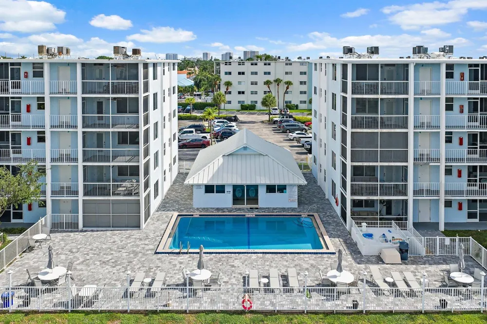 108 Paradise Harbour Boulevard #314 North Palm Beach, FL 33408