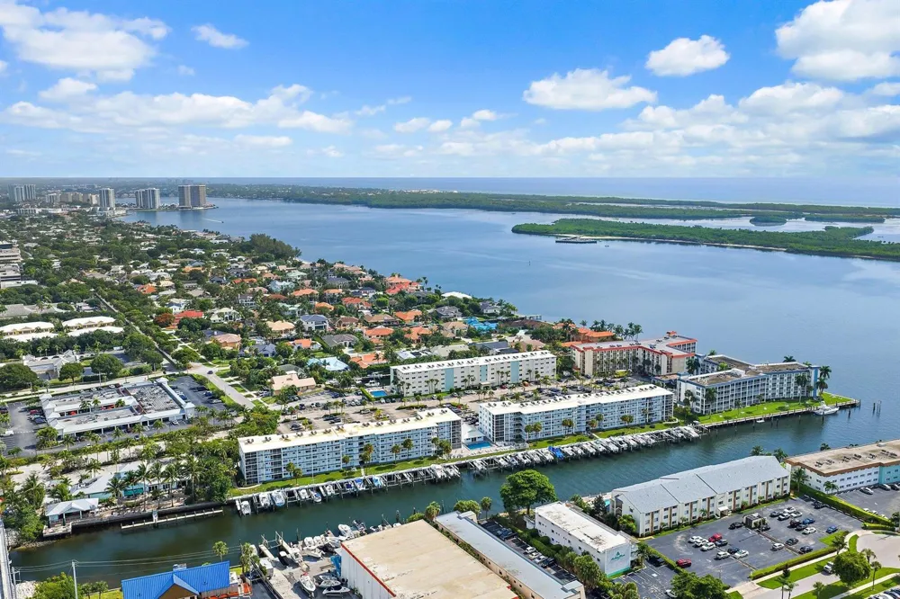 108 Paradise Harbour Boulevard #314 North Palm Beach, FL 33408