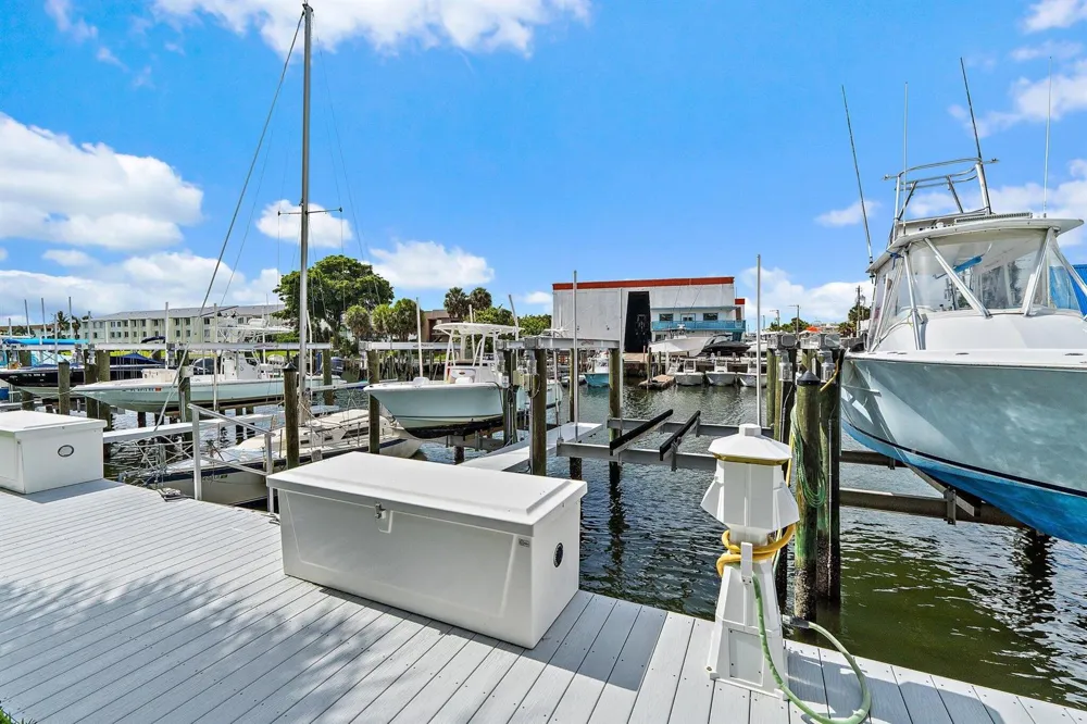 108 Paradise Harbour Boulevard #314 North Palm Beach, FL 33408