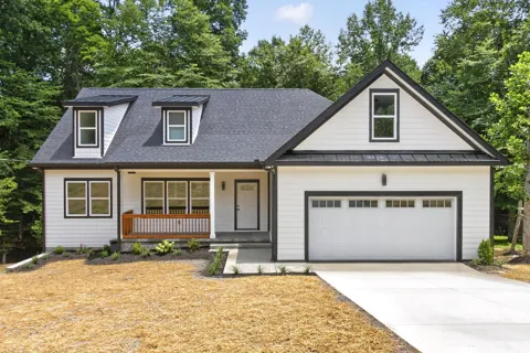 1007 Ballew Cir