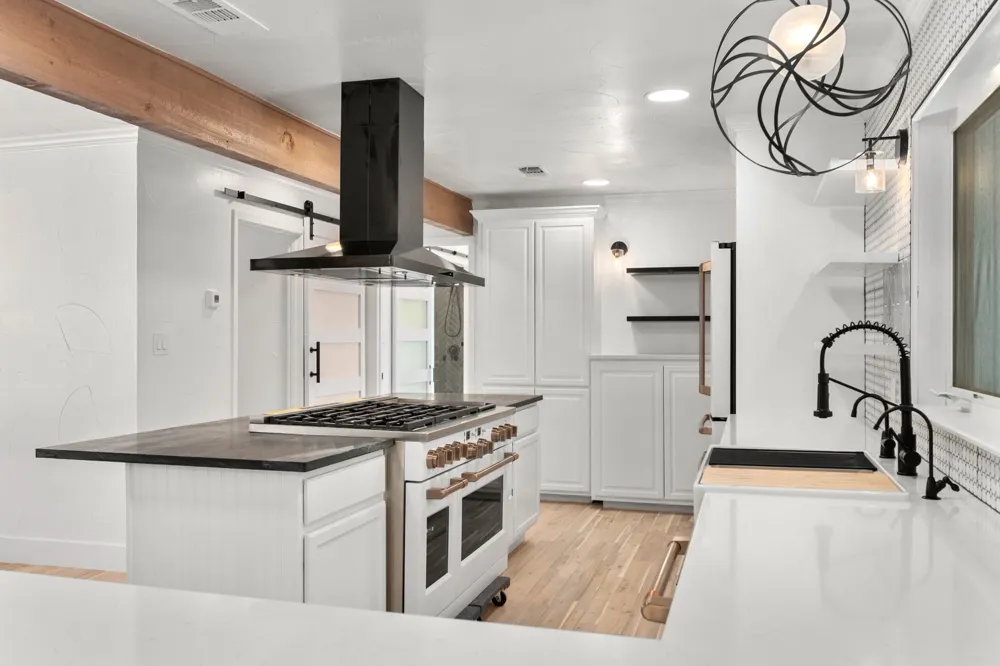 101 Third Sid W Horseshoe Bay, TX 78657