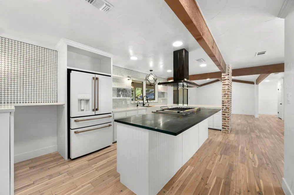 101 Third Sid W Horseshoe Bay, TX 78657