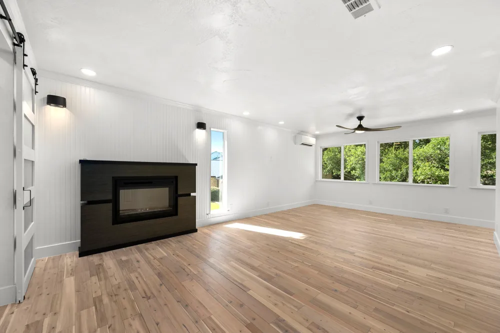 101 Third Sid W Horseshoe Bay, TX 78657