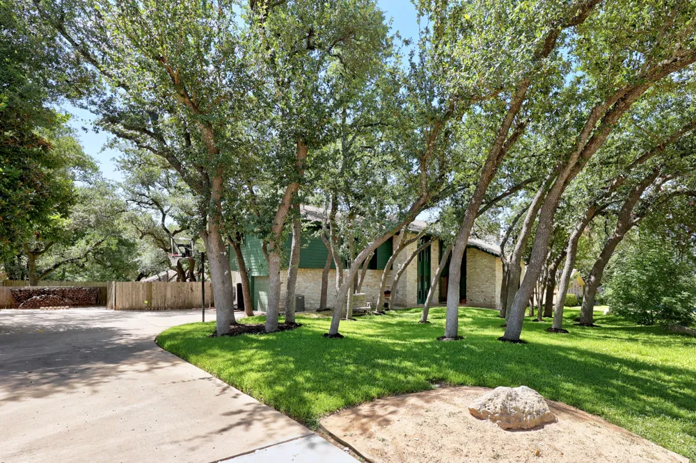 10805 Spicewood Parkway Austin, TX 78750