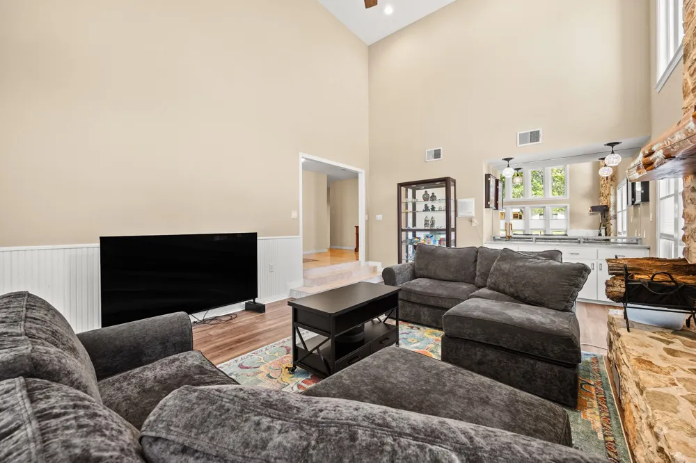 10805 Spicewood Parkway Austin, TX 78750