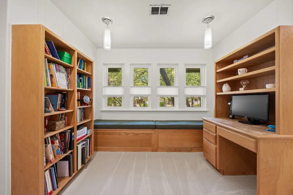 10805 Spicewood Parkway Austin, TX 78750