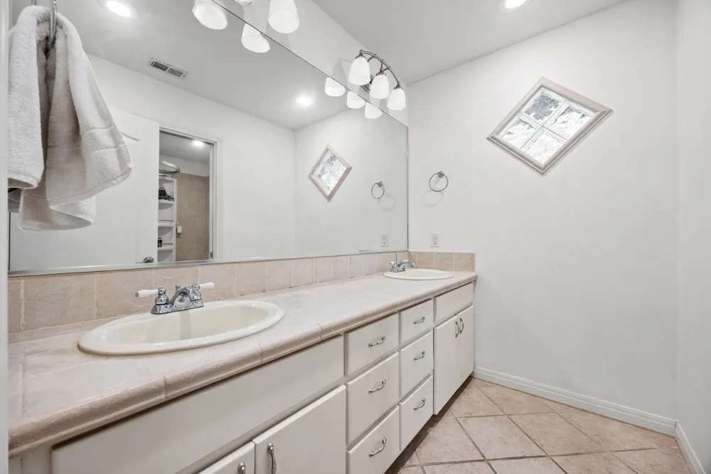 10805 Spicewood Parkway Austin, TX 78750