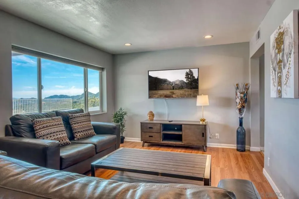 45050 Camaron RD Temecula, CA 92590