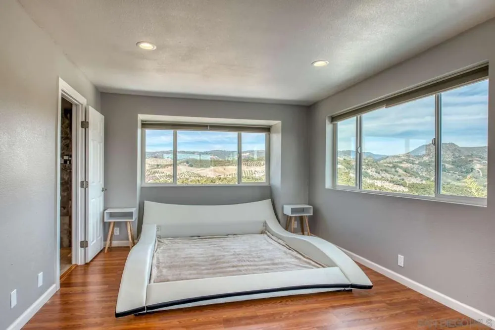 45050 Camaron RD Temecula, CA 92590
