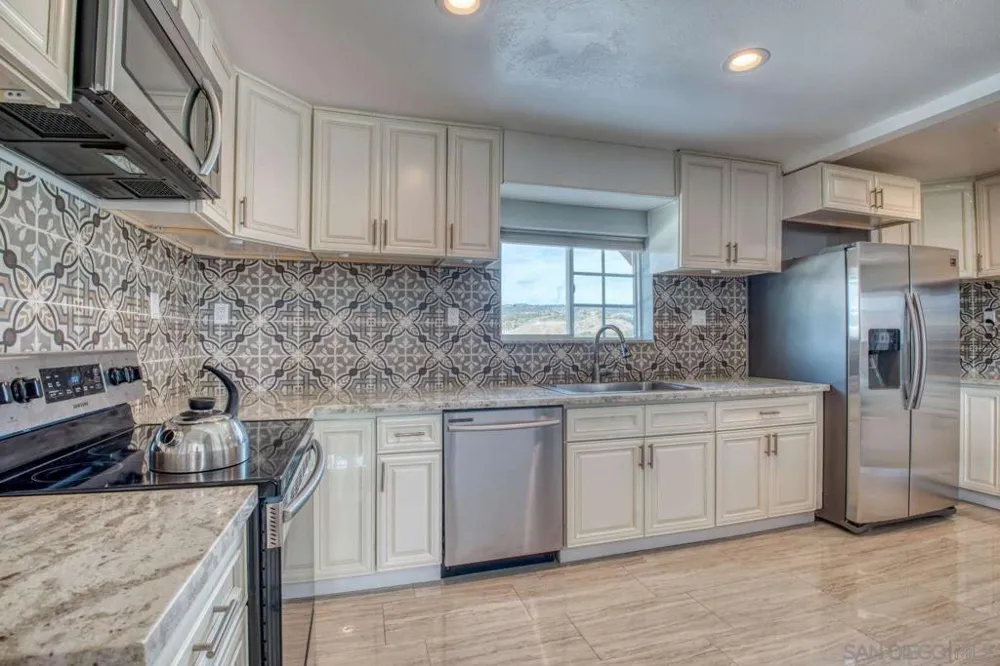 45050 Camaron RD Temecula, CA 92590