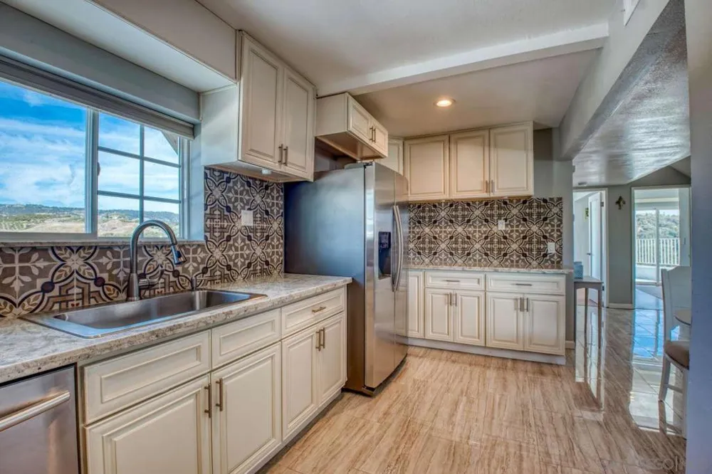 45050 Camaron RD Temecula, CA 92590