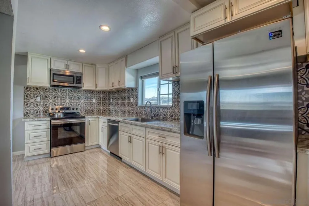 45050 Camaron RD Temecula, CA 92590