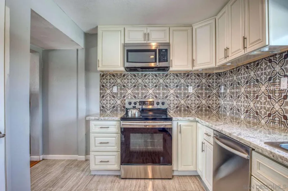 45050 Camaron RD Temecula, CA 92590