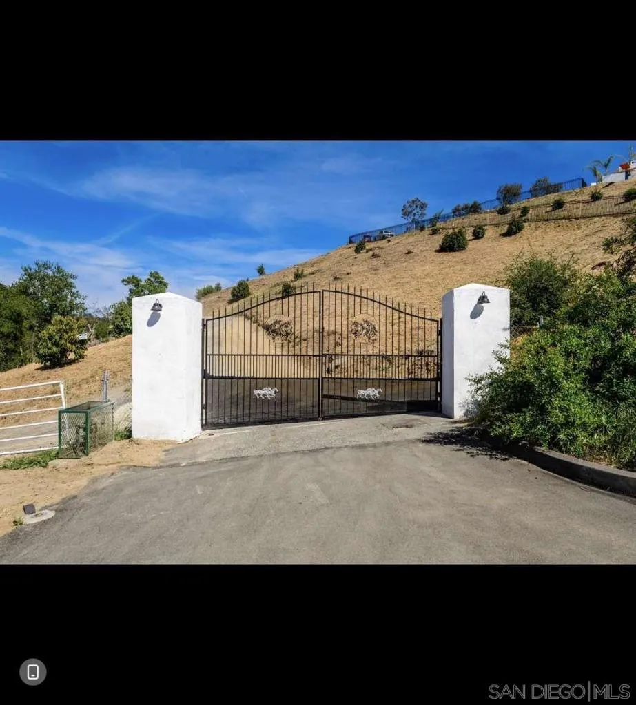 45050 Camaron RD Temecula, CA 92590