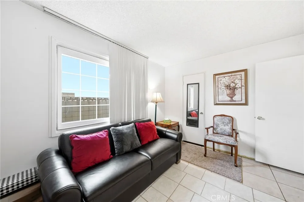 1047 Ashbridge Lane Harbor City, CA 90710