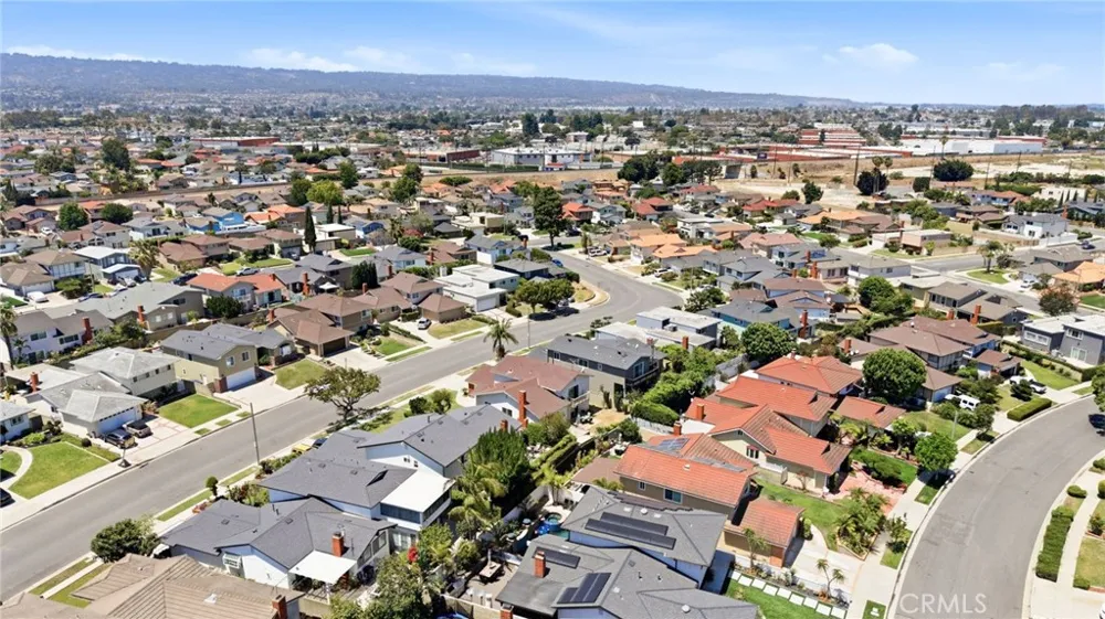 1047 Ashbridge Lane Harbor City, CA 90710