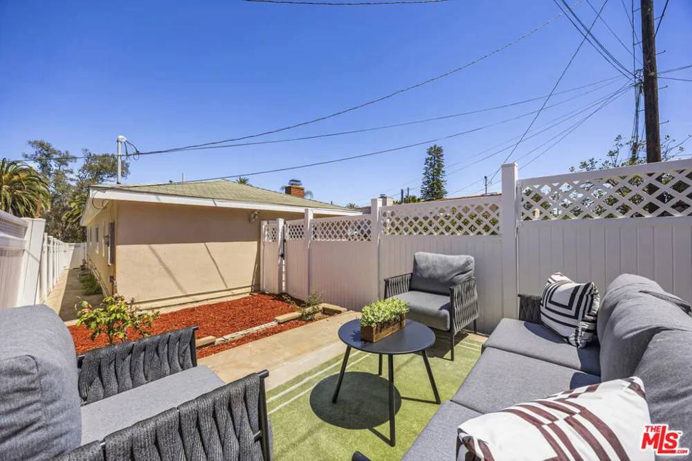 719 Cabrillo Avenue Los Angeles, CA 90731