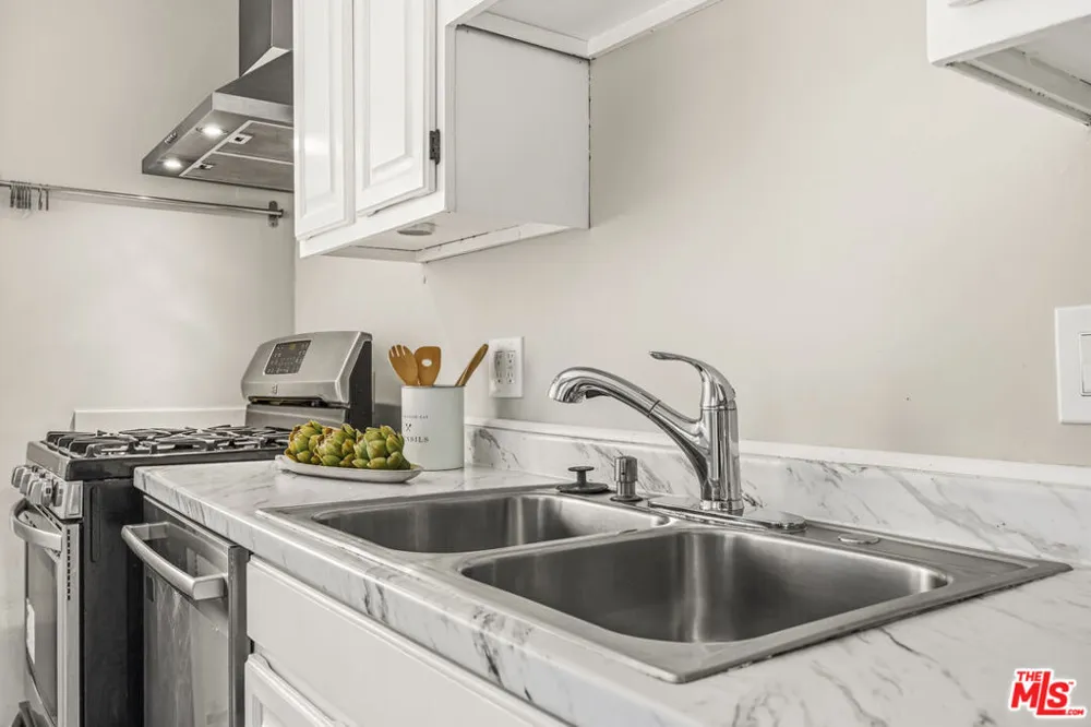 719 Cabrillo Avenue Los Angeles, CA 90731