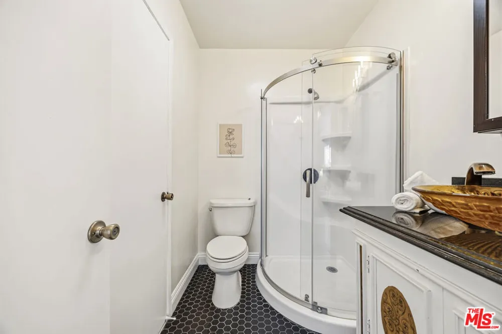 719 Cabrillo Avenue Los Angeles, CA 90731
