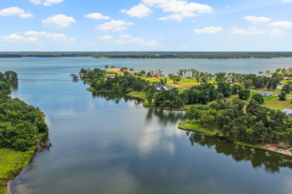 Private Road 2712 Mt Pleasant, TX 75455