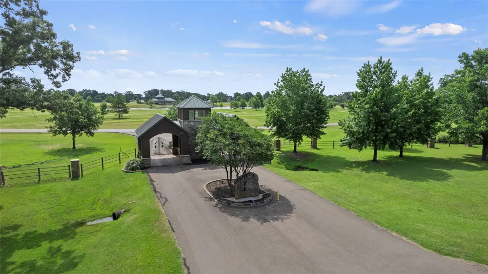 Private Road 2712 Mt Pleasant, TX 75455