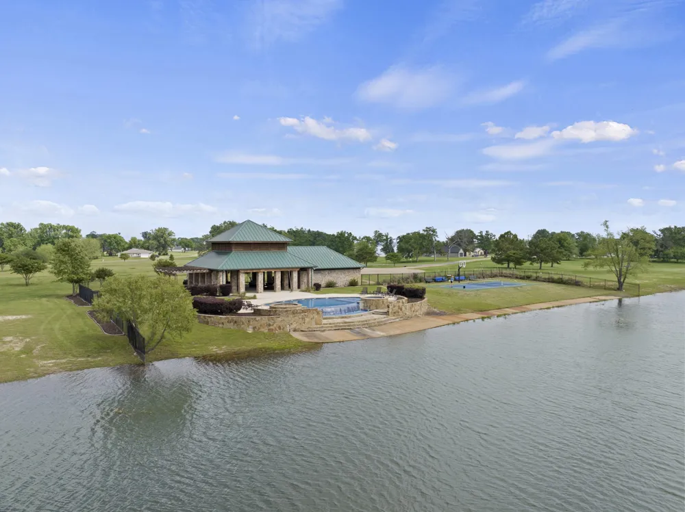 Private Road 2712 Mt Pleasant, TX 75455
