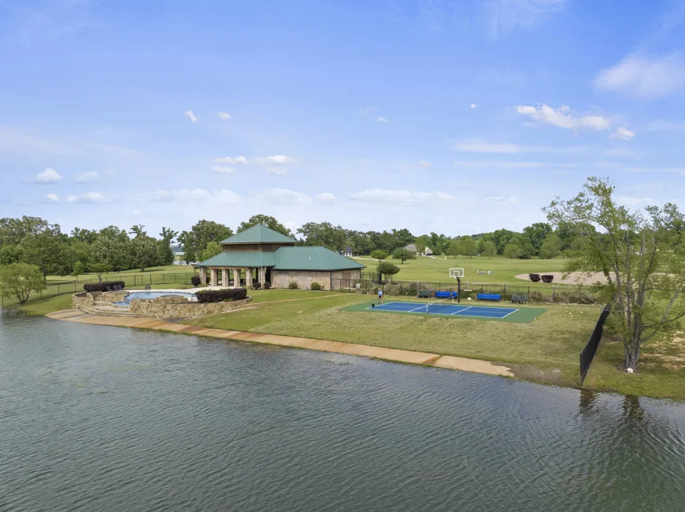 Private Road 2712 Mt Pleasant, TX 75455