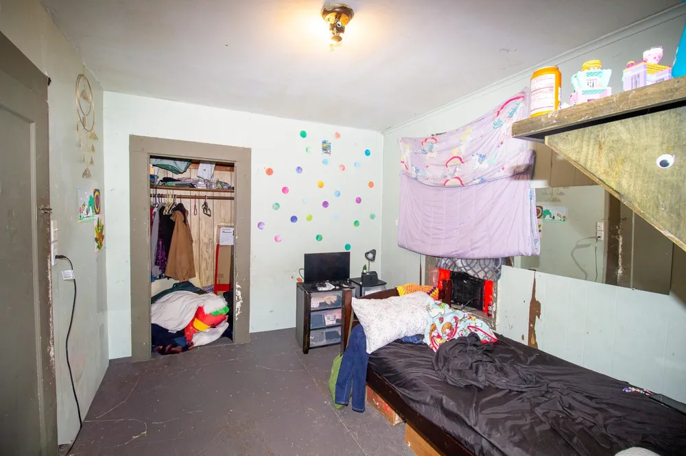 1 12th St Hempstead, TX 77445