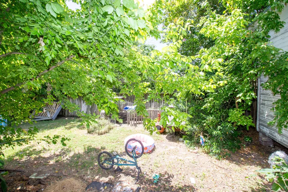 1 12th St Hempstead, TX 77445