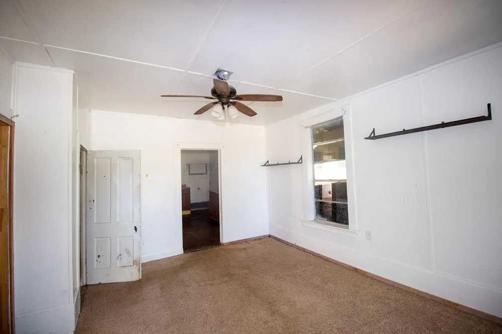 1 12th St Hempstead, TX 77445