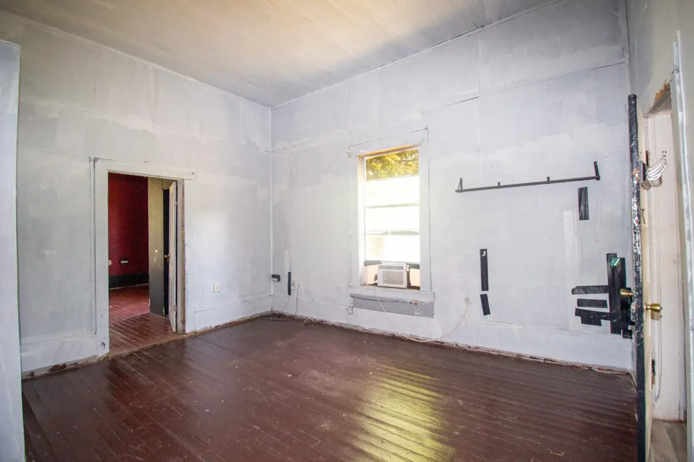 1 12th St Hempstead, TX 77445