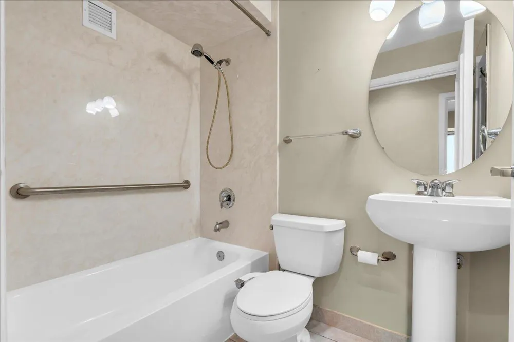 1001 W Jefferson Avenue #8A Detroit, MI 48226