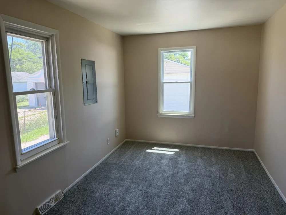 1422 E Granet Avenue Hazel Park City, MI 48030