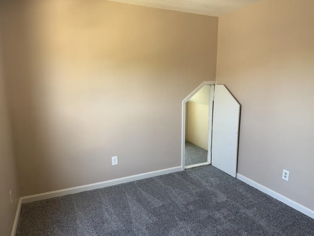 1422 E Granet Avenue Hazel Park City, MI 48030