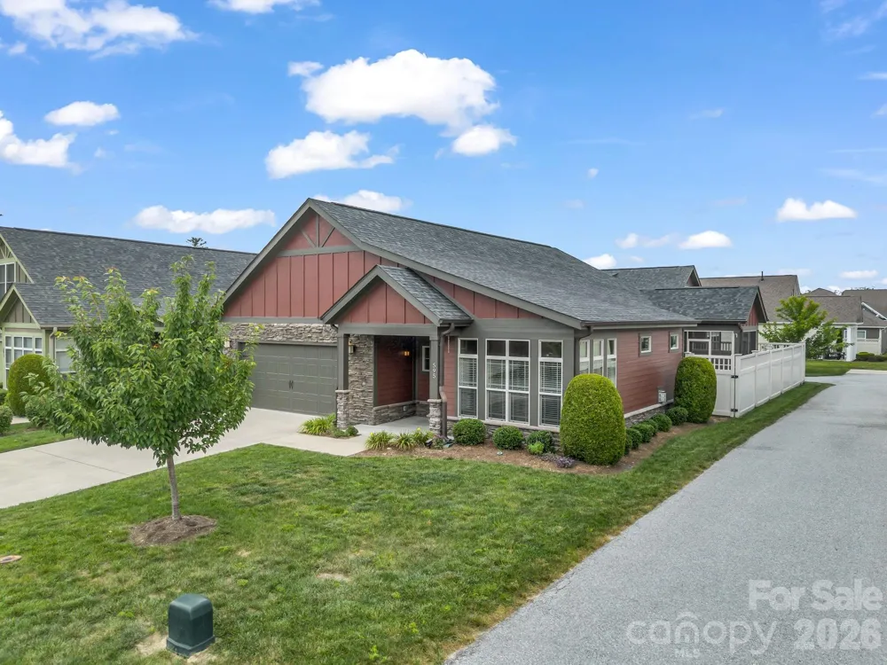 595 Summerfield Place Flat Rock, NC 28731